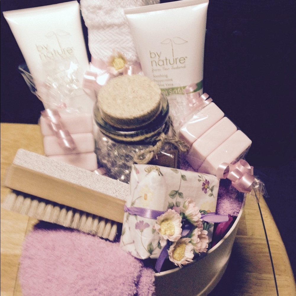 Woman’s spa basket